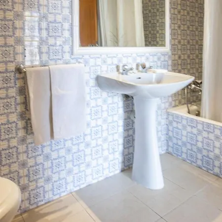 Tio Pedro - By Bedzy Daire Albufeira